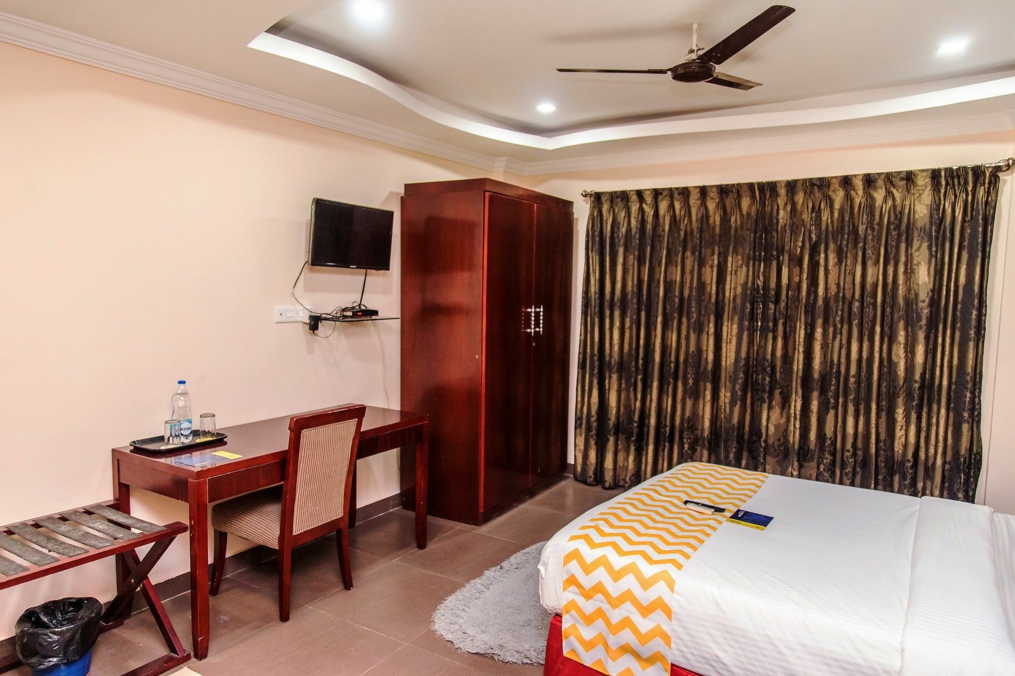 Fabexpress Oriental Suites III - Btm Mico Layout Bangalore Exterior foto